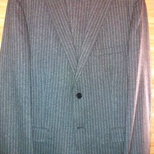 DKNY Two piece mens wool suit SZ 44R